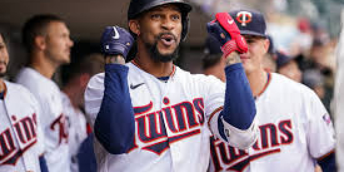 Torii Hunter return toward the 2015 Twins